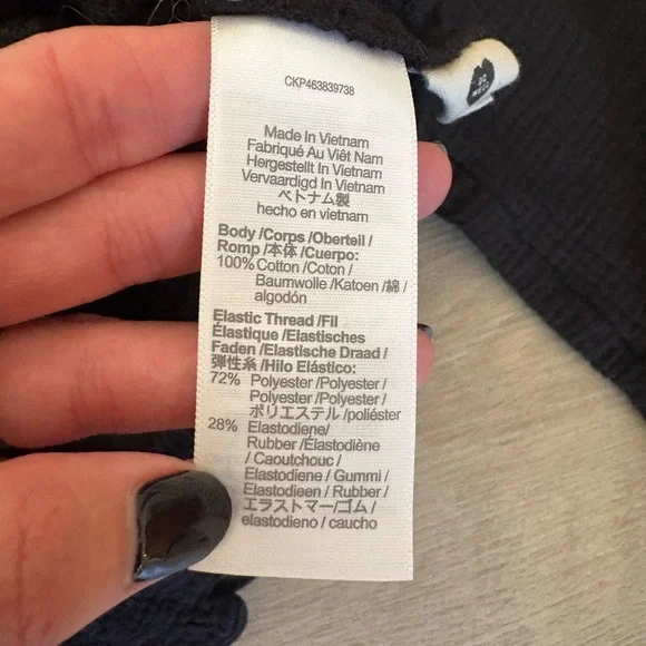 Madewell Julienne smocked Black Textured V-Neck Blouse - Picture 3 of 7